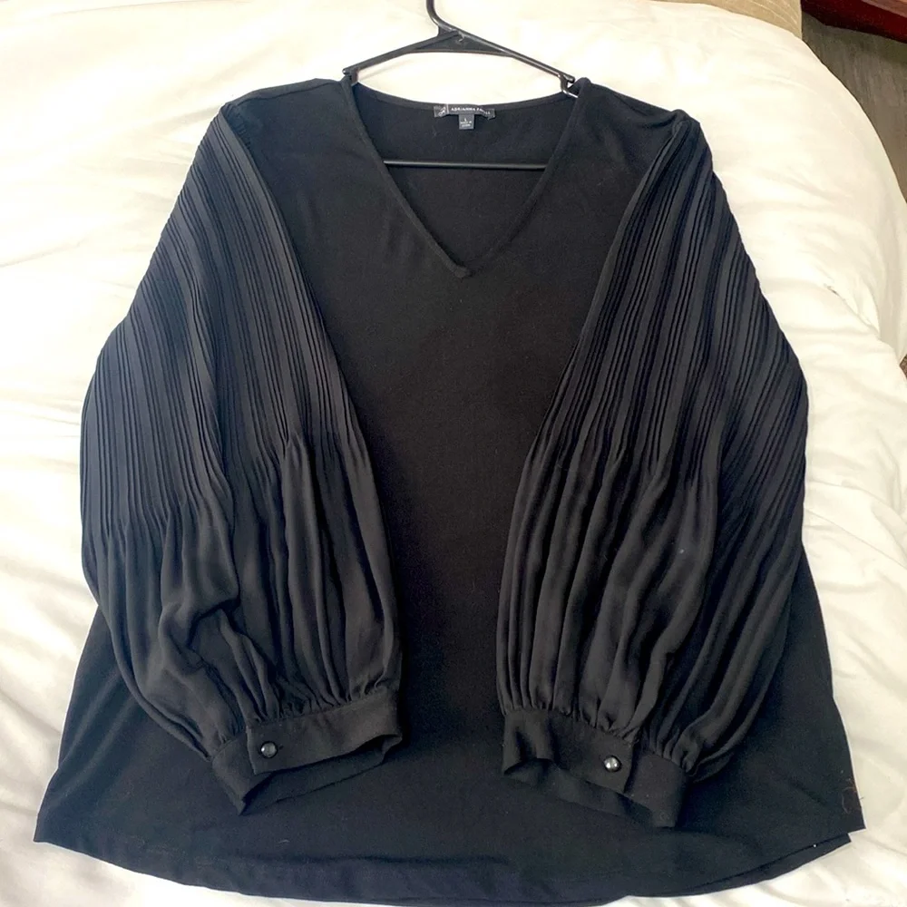 Adrianna Papell black v-neck blouse/top with long pleated sleeves. Women's L - Picture 1 of 13